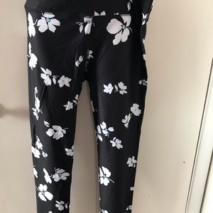 Fabletics pretty flower Salar leggings